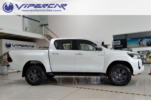 Imagen 4 de 14 de Toyota Hilux Srv 2.7 2023 0km