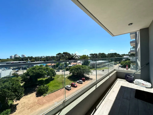 Venta Apartamento 2 Dormitorios En Edificio View Ii