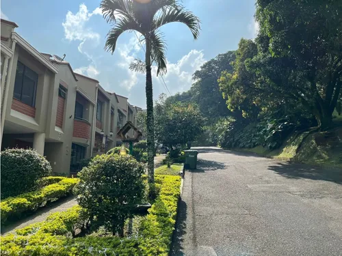 Tu Hogar Soñado Con Excelente Ubicación En Envigado!