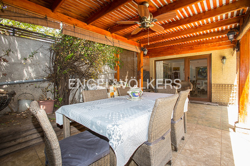 Venta Casa San Carlos De Apoquindo/ Condominio
