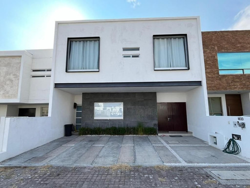 Hermosa Residencia En Condesa De Juriquilla, Querétaro