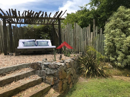 Excelente Casa De Cuatro Dormitorios En Venta En Pinares- Ref: 6482
