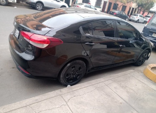 Kia Cerato Standar