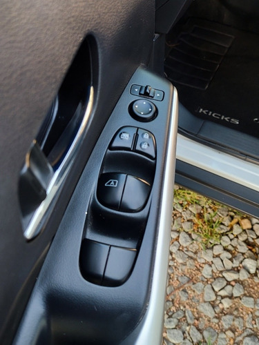 Imagen 17 de 25 de Nissan Kicks Exclusive 1.6 At 2019