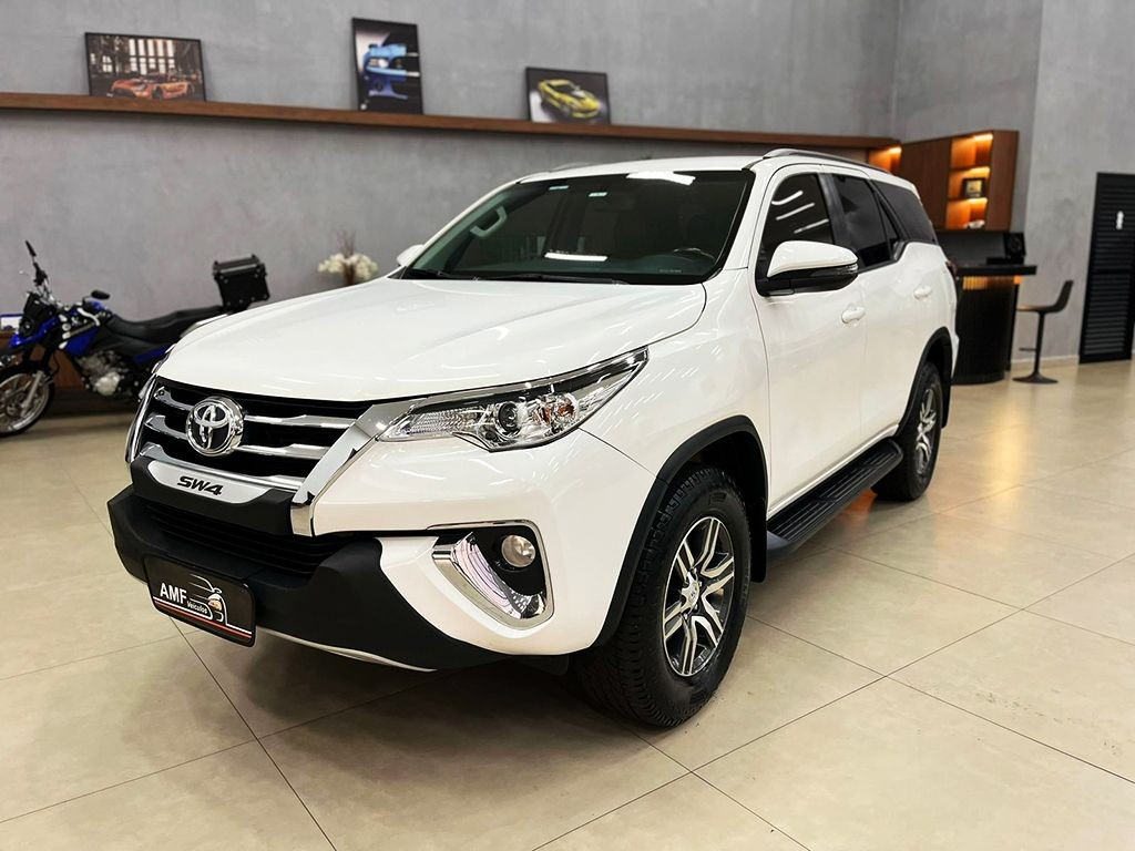 Toyota Hilux SW4 2.7 SR 4X2 16V