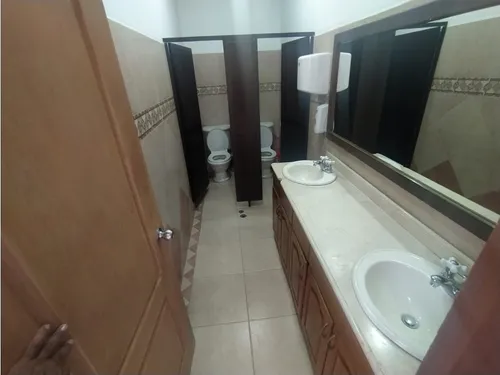 Oficina En Arriendo En Laureles