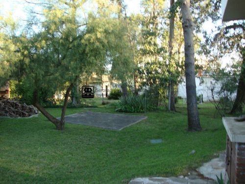 Casa Con Buenas Comodidades En Mansa A 2 Cuadras De La Playa- Ref: 1707