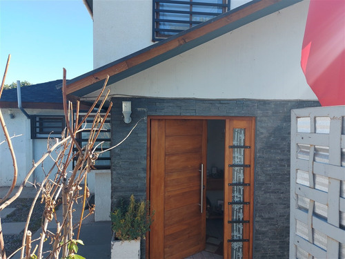 Casa En Arriendo De 4 Dorm. En San Felipe
