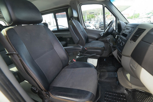 Imagen 10 de 18 de Mercedes Sprinter 2016 2.1 415 Combi 3665 150cv 9+1 Tn