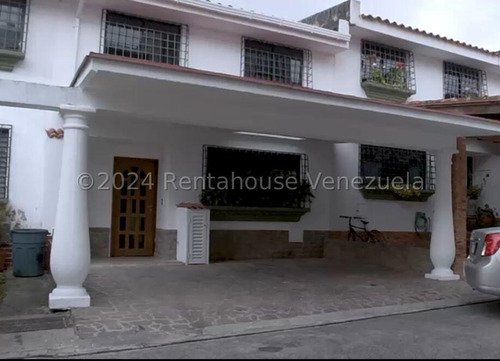 Bello Y Cómoda Casa Tipo Townhouse En Venta Carrizal, Altos Mirandino 24-22480