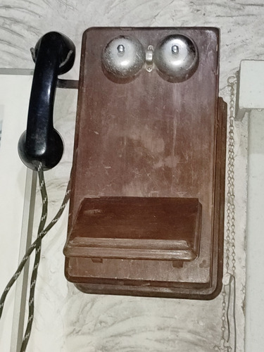 Antiguo Teléfono A Magneto