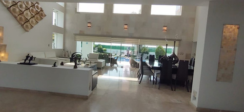 Hermosa Residencia Con Acabados De Lujo