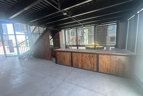 Local Comercial Renta En Torre Azenzo
