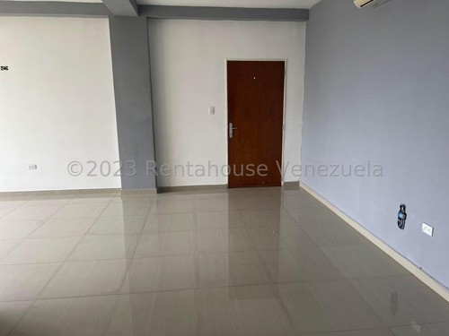 Sp Apartamento Con Vigilancia Privada En Alquiler Agua Viva Cabudare Lara, Venezuela. 102 M²
