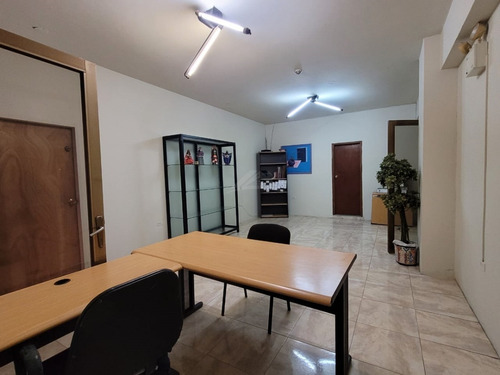 Imagen 4 de 11 de Local Comercial, Av. Bolívar, Puerto La Cruz