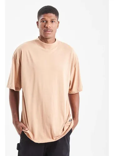 Remera con cuello hombre hotsell