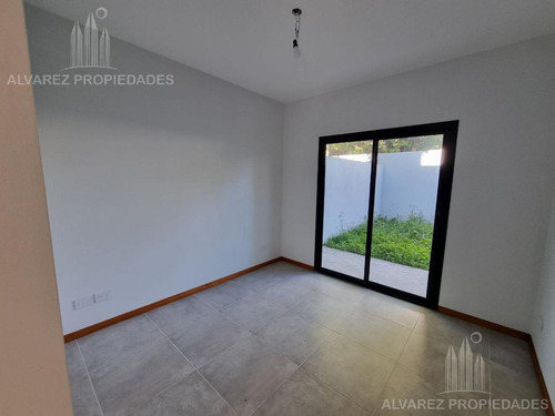 Imagen 13 de 22 de Departamento 2 Ambientes Venta Castelar Patio
