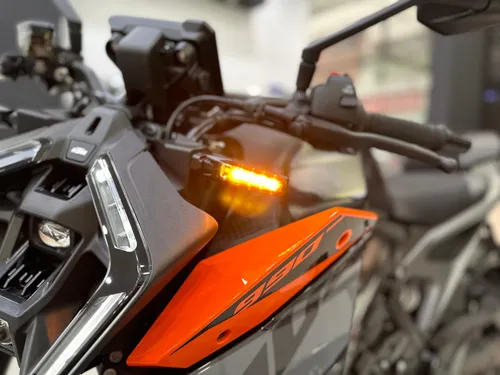 Duke 990