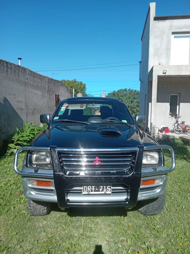 Mitsubishi L200 2.5 D/cab 4x4 Turbo