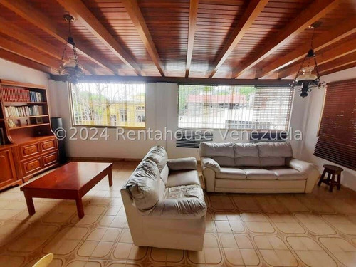Casa De Dos Niveles Para Uso Comercial En Alquiler Los Palos Grandes I