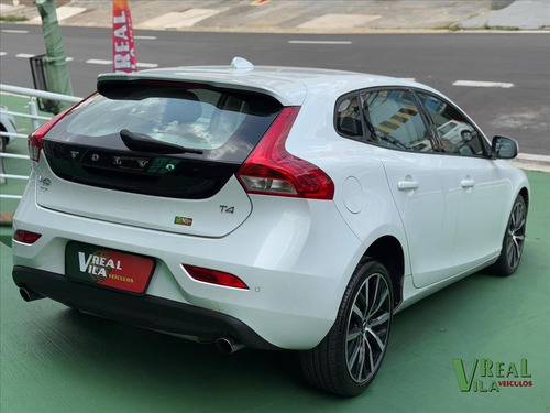 Volvo V40 2.0 T4 MOMENTUM GASOLINA 4P AUTOMÁTICO