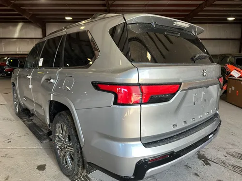 Toyota Sequoia CAPSTONE