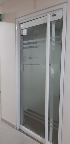 Imagen 2 de 5 de Oficina En Arrendamiento ~ 99 M2 - Lechería