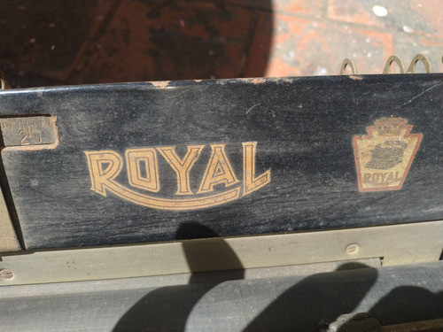 Máquina De Escribir Royal 