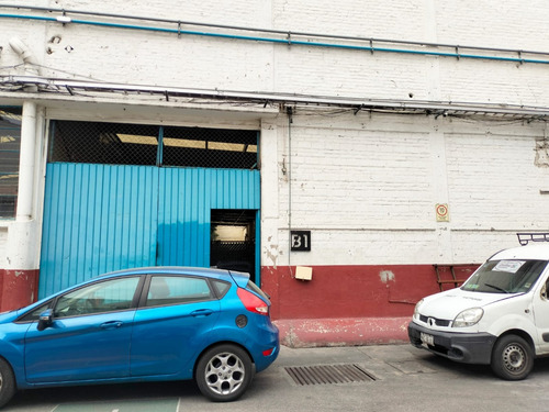 Bodega En Condominio De 235m2 Mas 537m2 De Oficinas.