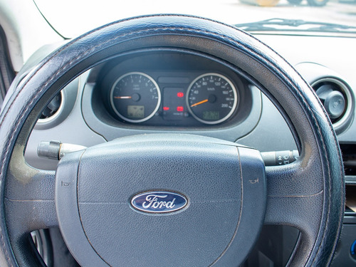Imagem 8 de 12 de Ford Fiesta Supercharger 1.0 2005=mobi,hb20,kwid,sandero