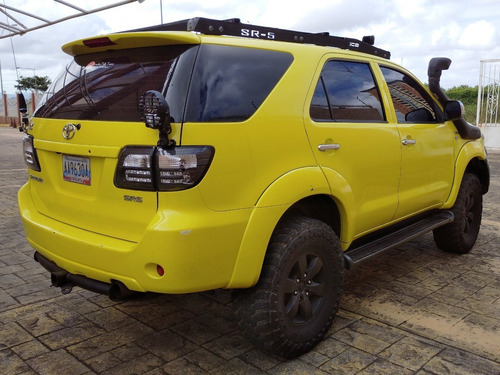Imagen 6 de 18 de Toyota Fortuner 4x4