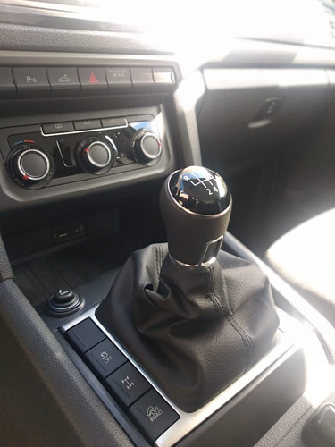 Imagen 8 de 18 de Volkswagen Amarok Comfortline 4x2 2022 Mh