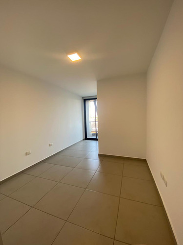 Alquiler| Departamento 1 Dorm. Con Balcón Y Pileta En Nueva Córdoba