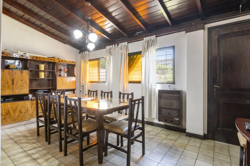 Venta Casa 3 Ambientes Con Quincho Y Pileta En Morón