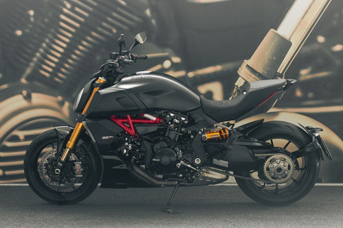 Imagem 4 de 9 de Ducati Diavel 1260 S