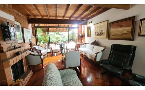 Venta Casa De 3 Niveles Poblado Sector Los Balsos