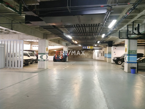 Venta De Oficina En El Edificio Tecnoavila, Boleíta Norte. T5 169m2