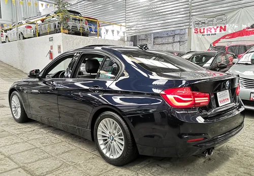 BMW Serie 3 2.0 320ia Sport Line At