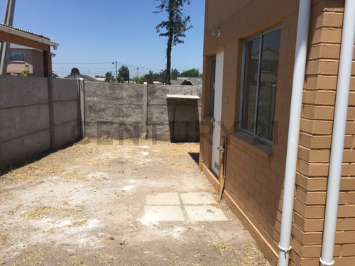 Linda Y Acogedora Casa Aislada De 2 Pisos En Villa Solar ...