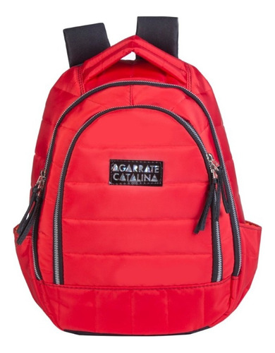 Mochila urbana Agarrate Catalina AC102 color rojo diseño liso 18L