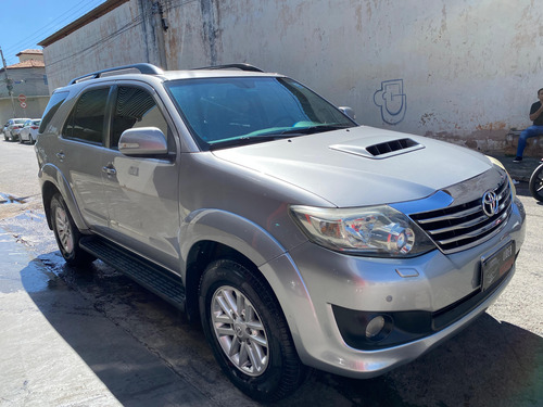 Toyota Hilux SW4 3.0 Srv 7l 4x4 Aut. 5p