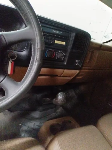 Chevrolet Silverado Pickup Silverado 2500 Custom 5vel Mt