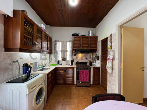 Venta Casa 4 Ambientes+escritorio - Patio - Parrilla - Terraza - Floresta