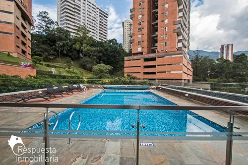Vendo Apartamento Con Terraza En El Poblado- Los Balsos, Medellin.
