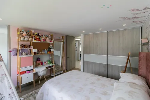 Casa En Venta En Niza. Cod V1080016