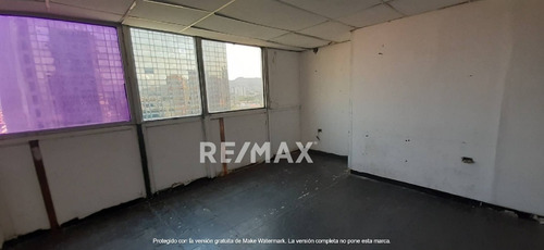 Imagen 11 de 12 de Oficina En Venta En La Av. Bolivar Cód 139924