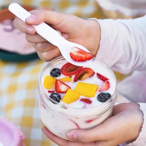 A Envases De Avena Para Toda La Noche Con Tapas Y Cucharas,