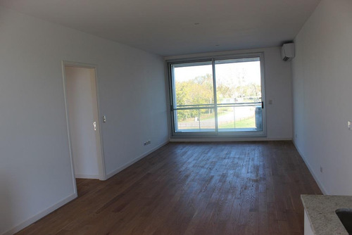 Imagen 5 de 8 de Venta Departamento En Dúplex 4 Ambientes En Tigre Con Vistas Al Puerto De Venice