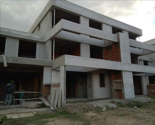 Imagen 8 de 26 de Alquiler De Excelente Triplex En Condomio Flumine
