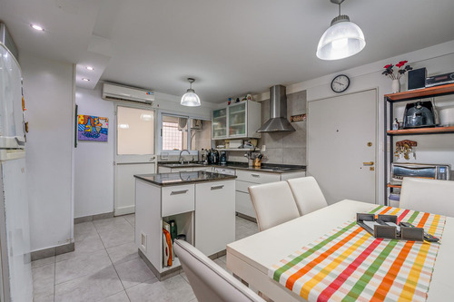 Excelente Semipiso - Venta - 4 Ambientes - Balcon - Frente - Cochera - Belgrano